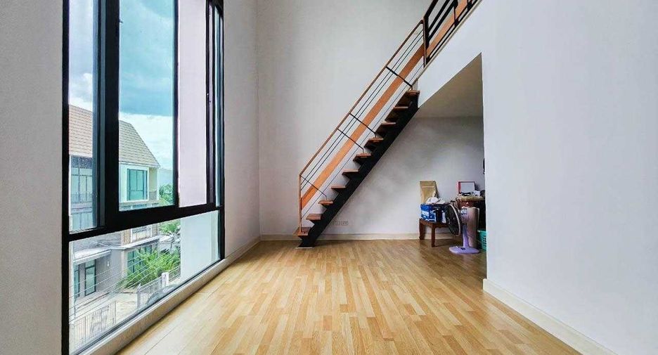 For sale 4 Beds townhouse in Mueang Nonthaburi, Nonthaburi
