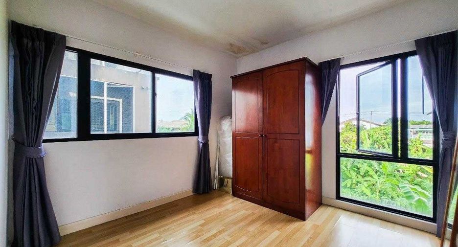 For sale 4 Beds townhouse in Mueang Nonthaburi, Nonthaburi