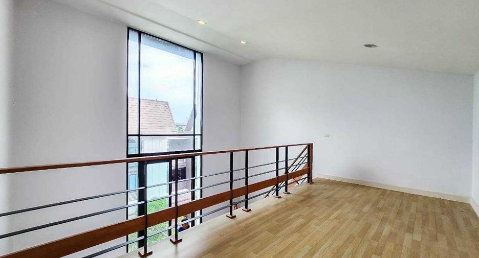 For sale 4 Beds townhouse in Mueang Nonthaburi, Nonthaburi