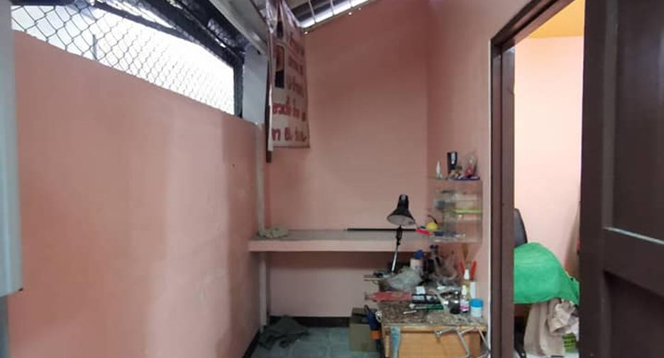 À vendre 3 chambres maison de ville à Thung Khru, Bangkok