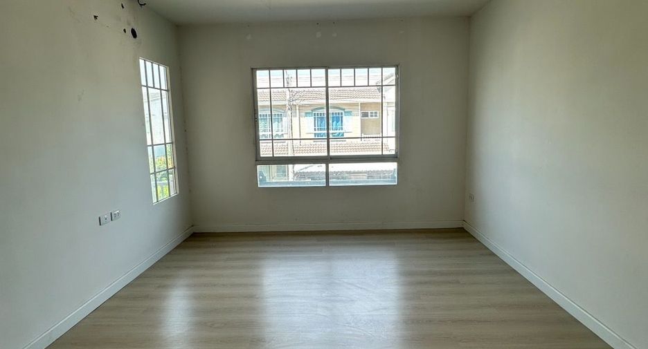 Reihenhaus zum Kauf mit 2 Zimmer in Thung Khru, Bangkok