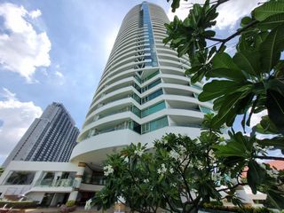 For sale 3 Beds condo in Dusit, Bangkok