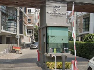 For sale 10 Beds retail Space in Lat Phrao, Bangkok