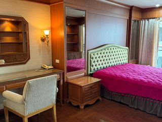 For sale 3 bed condo in Yan Nawa, Bangkok