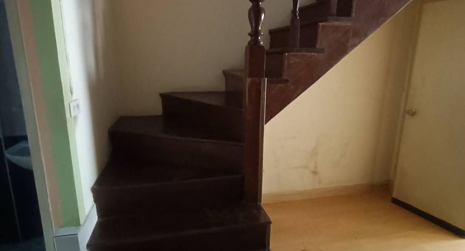 For sale studio townhouse in Bueng Kum, Bangkok
