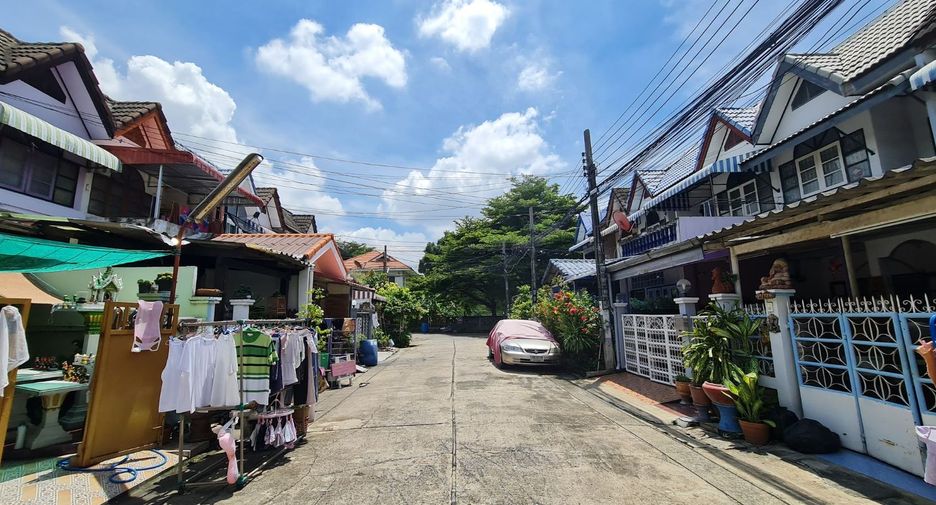 For sale studio townhouse in Bueng Kum, Bangkok