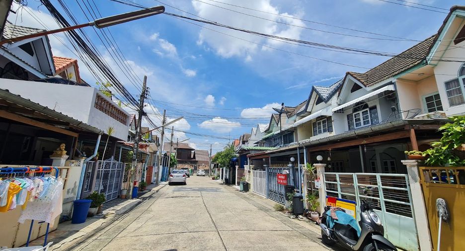 For sale studio townhouse in Bueng Kum, Bangkok