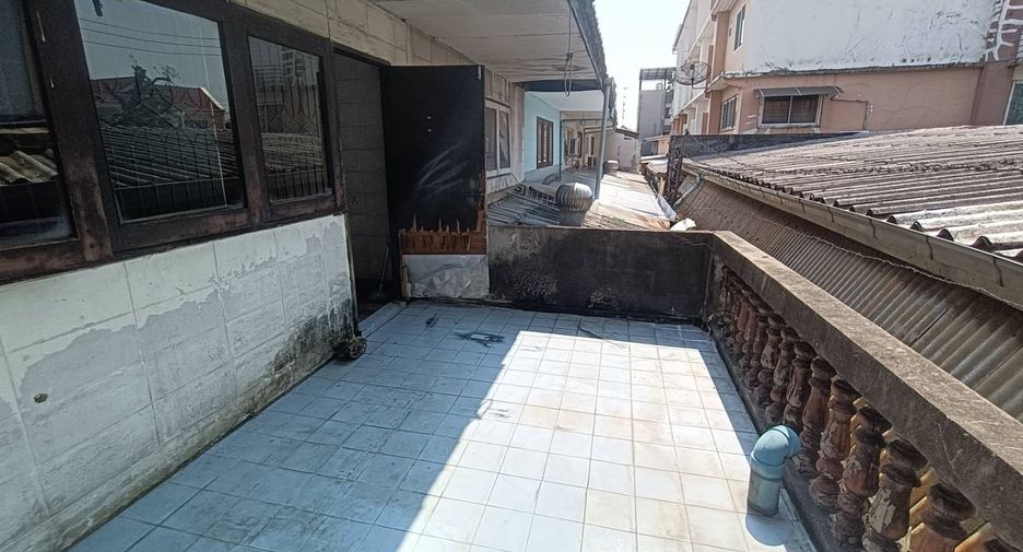 For sale studio townhouse in Bueng Kum, Bangkok