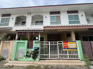 Reihenhaus zum Kauf mit Studio in Nong Chok, Bangkok