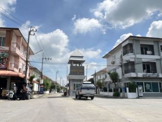 Reihenhaus zum Kauf mit Studio in Nong Chok, Bangkok