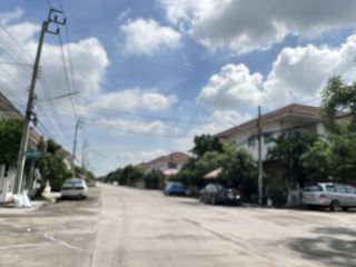 Reihenhaus zum Kauf mit Studio in Nong Chok, Bangkok