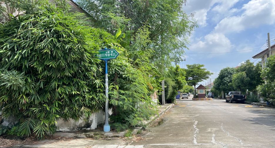 For sale studio townhouse in Nong Chok, Bangkok
