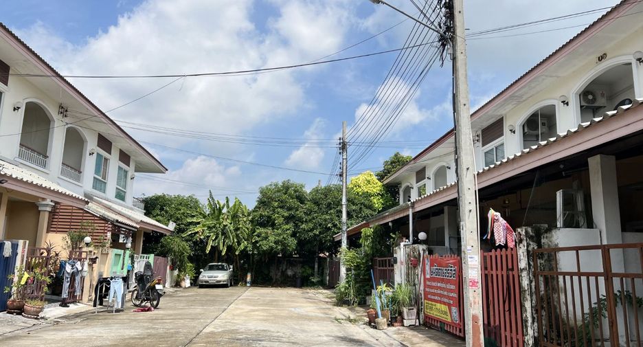 For sale studio townhouse in Nong Chok, Bangkok