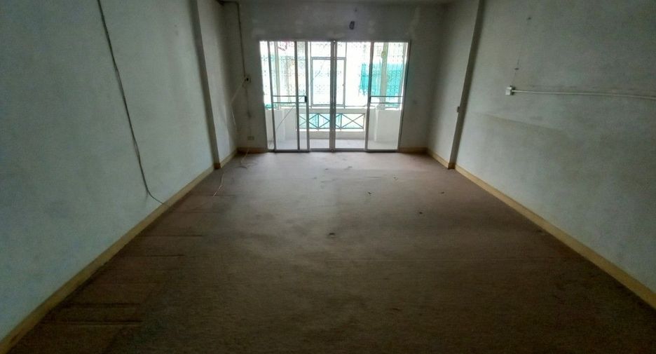 Casa adosada en venta de estudio en Bang Bon, Bangkok