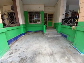 Casa adosada en venta de estudio en Bang Bon, Bangkok