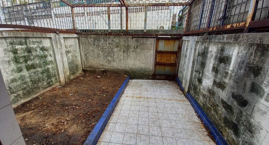 Casa adosada en venta de estudio en Bang Bon, Bangkok