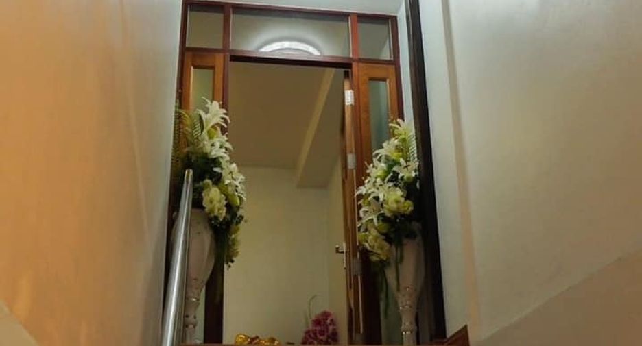 For rent そして for sale 4 ベッドルーム retail Space in Thung Khru, Bangkok
