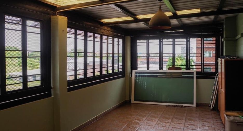 For rent そして for sale 4 ベッドルーム retail Space in Thung Khru, Bangkok