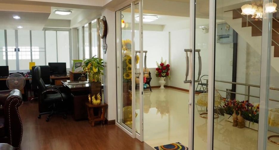 For rent そして for sale 4 ベッドルーム retail Space in Thung Khru, Bangkok