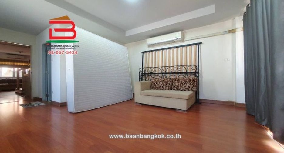 Reihenhaus zur Miete mit 3 Zimmer in Prawet, Bangkok