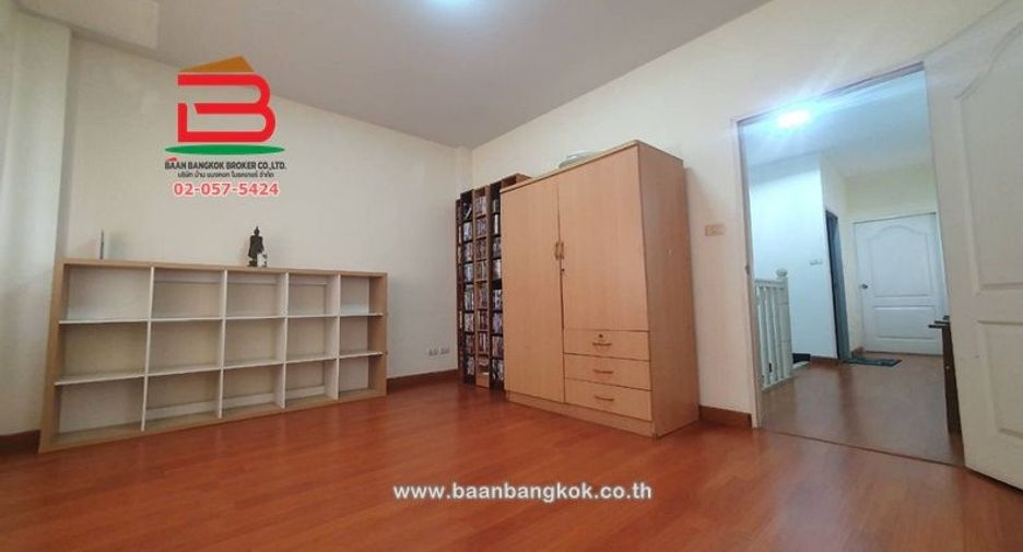 Reihenhaus zur Miete mit 3 Zimmer in Prawet, Bangkok