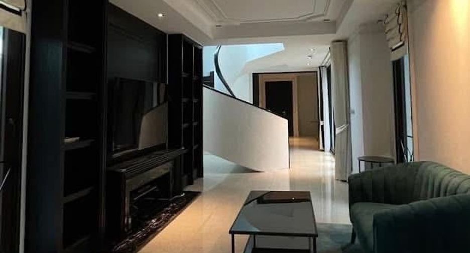 For rent 2 bedrooms house in Sathon, Bangkok