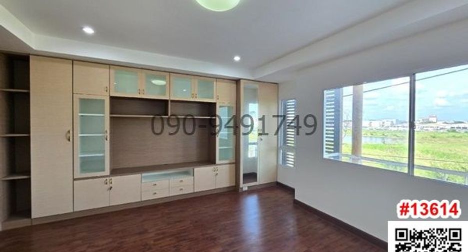 For rent 5 bedrooms retail Space in Lak Si, Bangkok