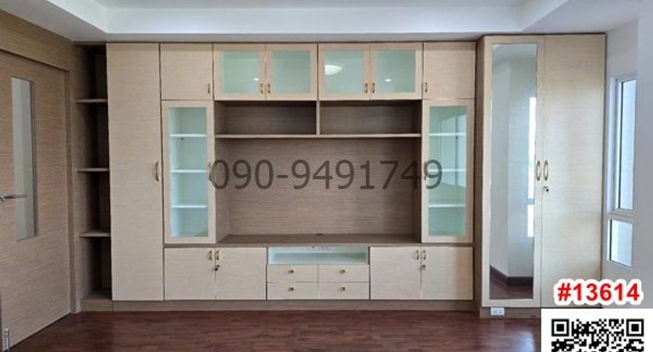 For rent 5 bedrooms retail Space in Lak Si, Bangkok