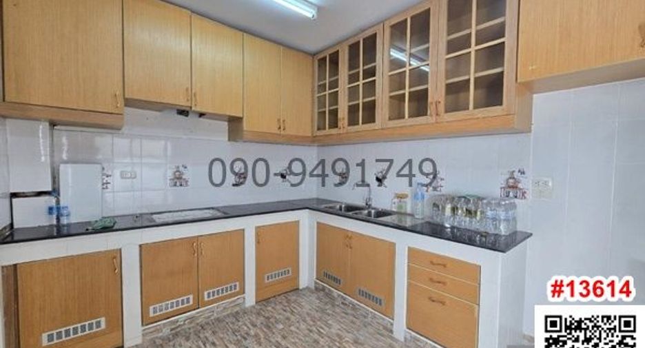 For rent 5 bedrooms retail Space in Lak Si, Bangkok