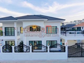 Villa en venta de 4 habitaciones en Bang Lamung, Chonburi