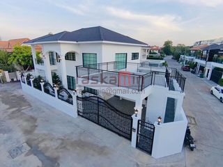 Villa en venta de 4 habitaciones en Bang Lamung, Chonburi