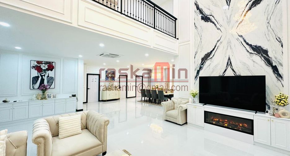 For sale 4 ベッドルーム villa in Bang Lamung, Chonburi