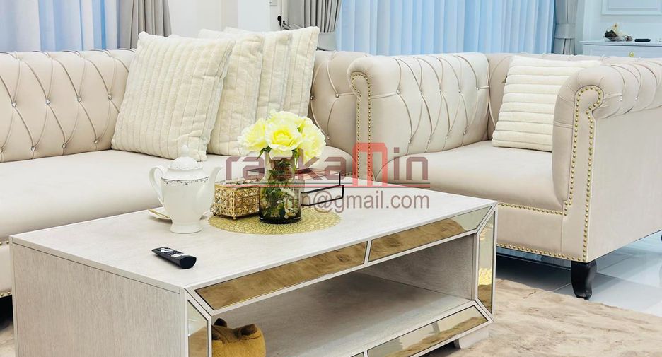 For sale 4 ベッドルーム villa in Bang Lamung, Chonburi