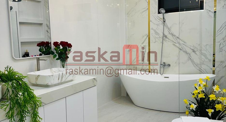 For sale 4 ベッドルーム villa in Bang Lamung, Chonburi