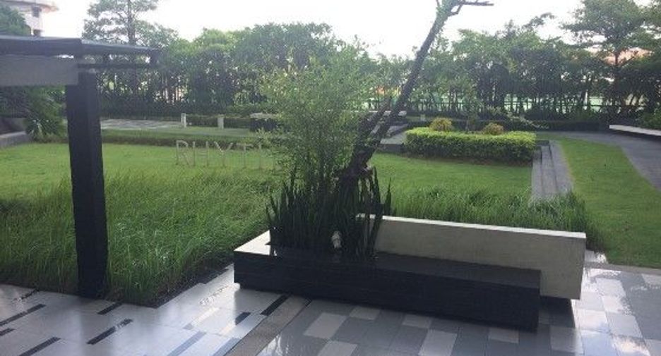 For sale studio condo in Huai Khwang, Bangkok