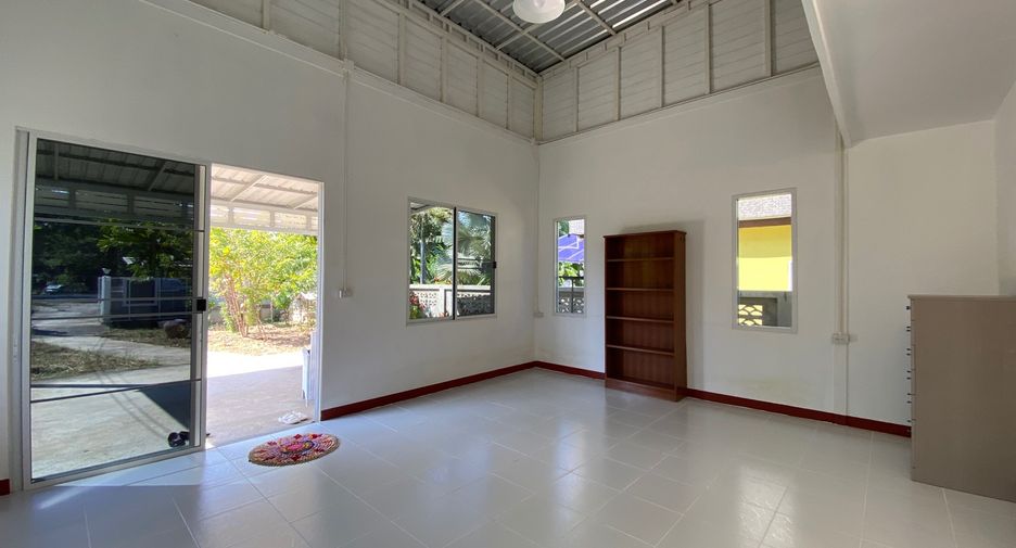 For rent 3 bedrooms house in Saraphi, Chiang Mai