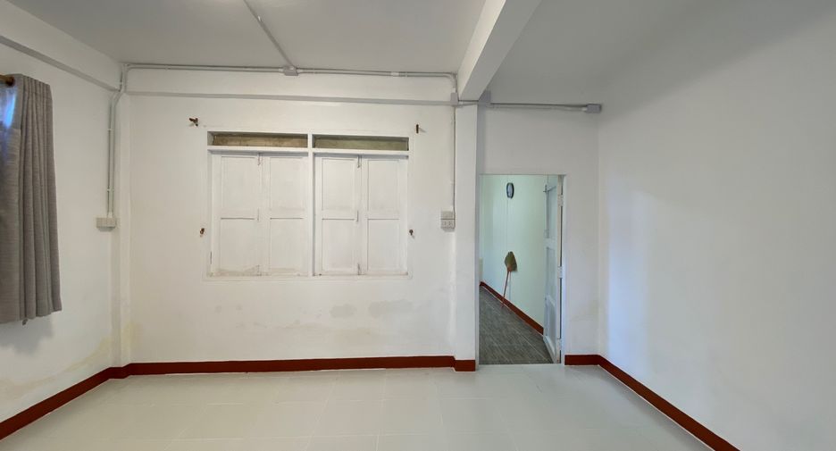 For rent 3 bedrooms house in Saraphi, Chiang Mai