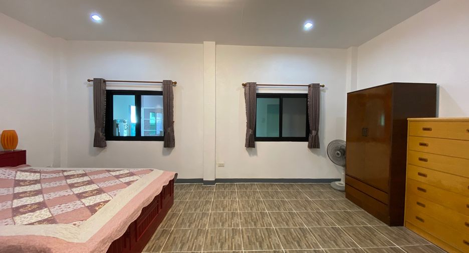 For rent 3 bedrooms house in Saraphi, Chiang Mai