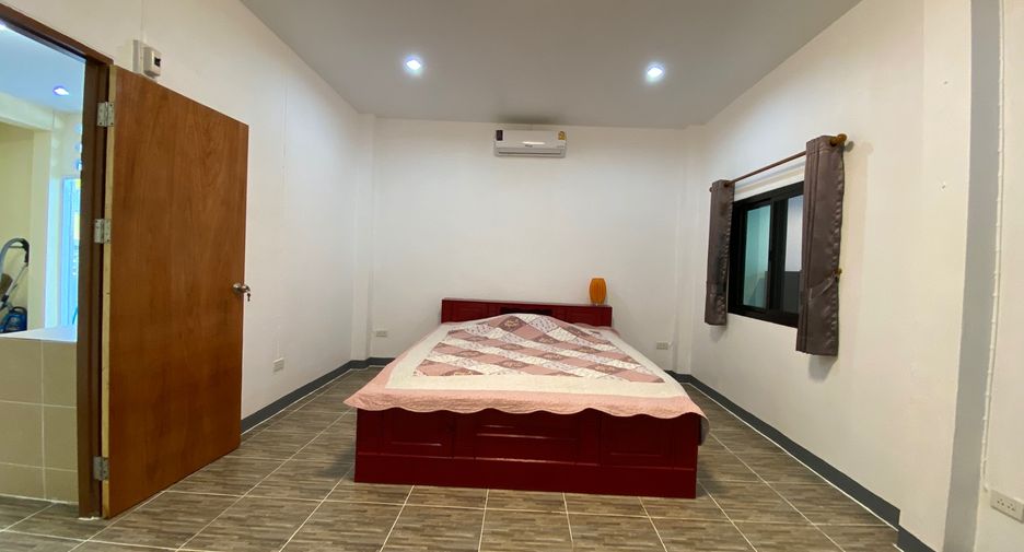 For rent 3 bedrooms house in Saraphi, Chiang Mai