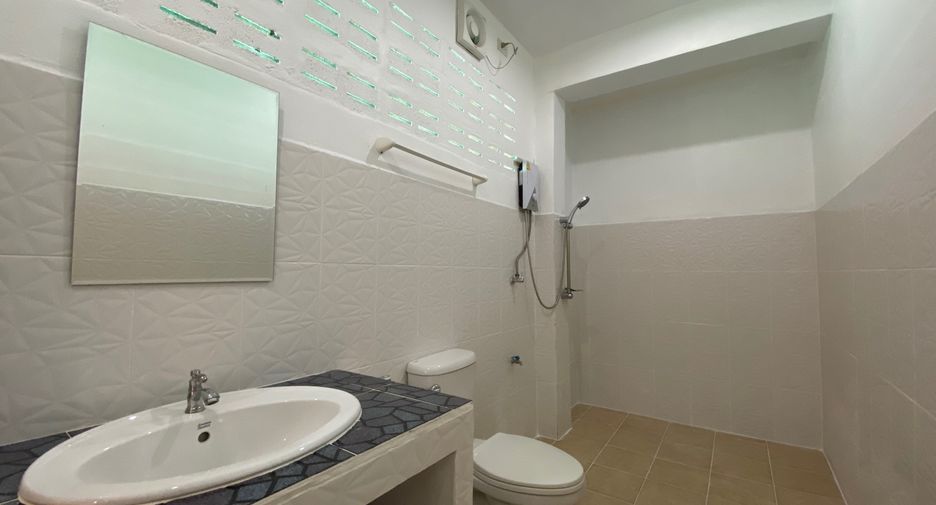 For rent 3 bedrooms house in Saraphi, Chiang Mai