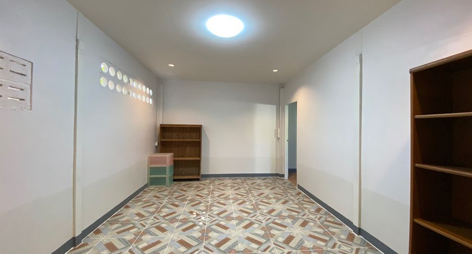 For rent 3 bedrooms house in Saraphi, Chiang Mai