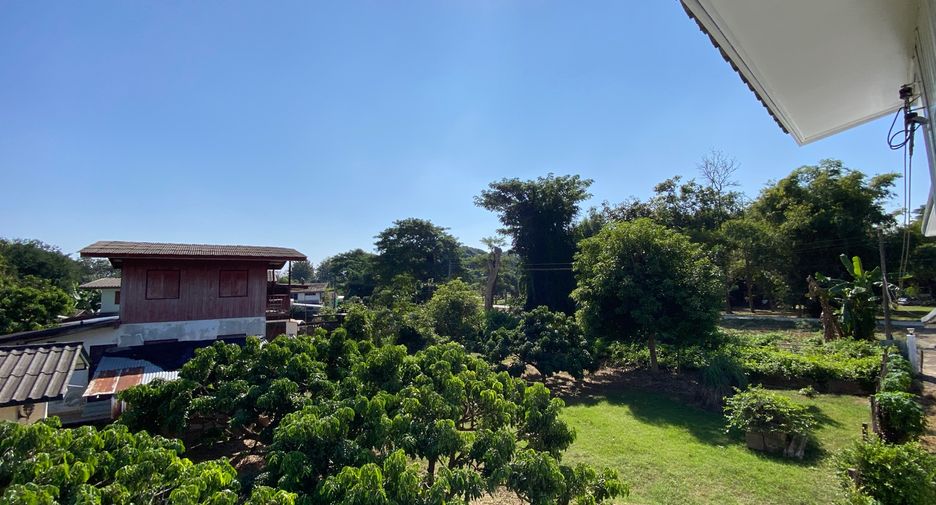 For rent 3 bedrooms house in Saraphi, Chiang Mai