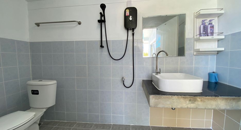 For rent 3 bedrooms house in Saraphi, Chiang Mai