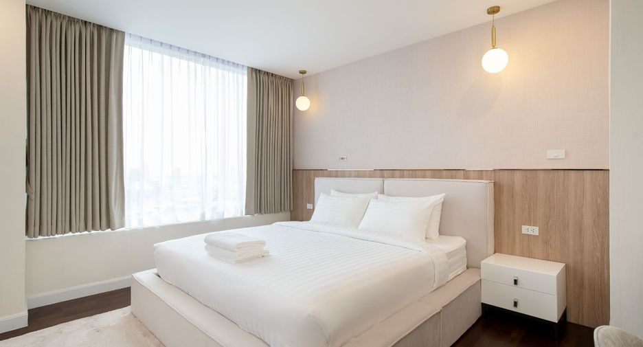 For rent 3 bedrooms apartment in Pathum Wan, Bangkok