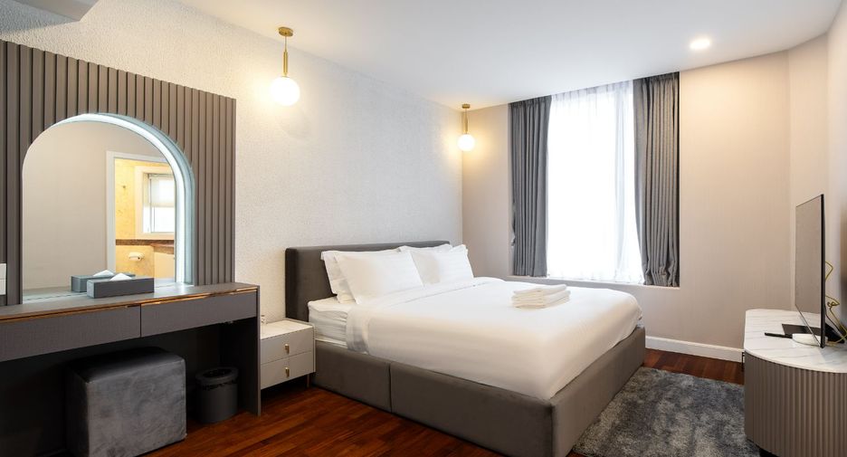 For rent 3 bedrooms apartment in Pathum Wan, Bangkok