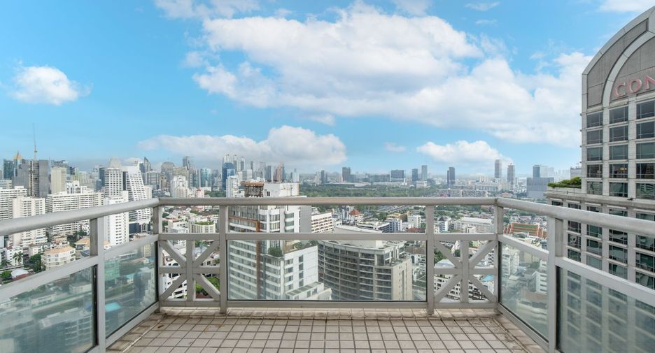 For rent 3 bedrooms apartment in Pathum Wan, Bangkok