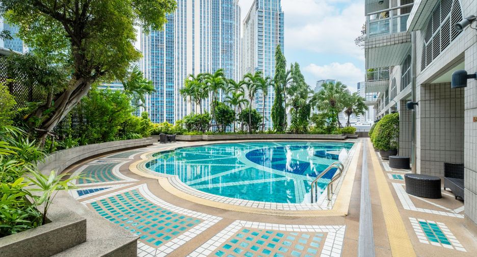 For rent 3 bedrooms apartment in Pathum Wan, Bangkok