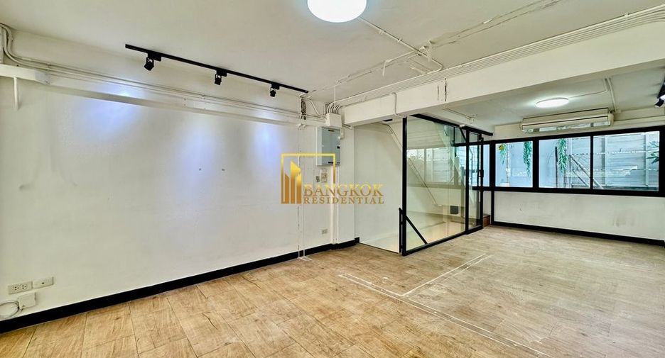 Reihenhaus zur Miete mit 3 Zimmer in Sathon, Bangkok
