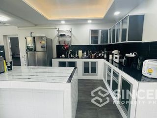 For rent and for sale 5 bedrooms villa in Kathu, Phuket