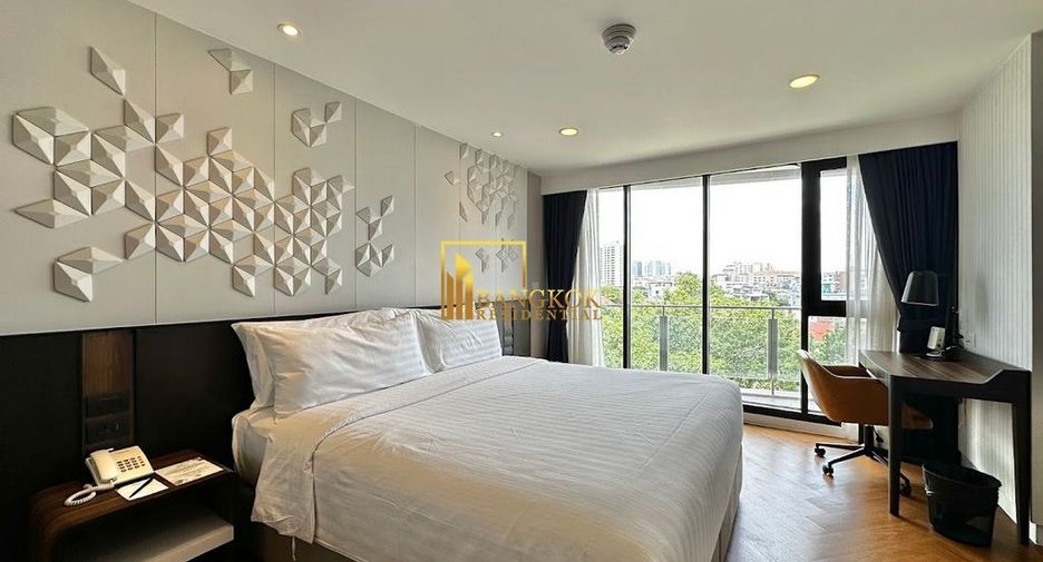 À louer 2 chambres appartement avec services à Sathon, Bangkok